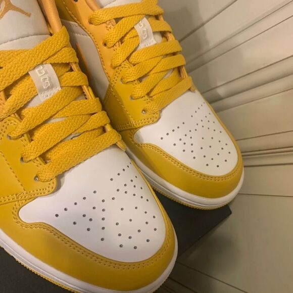 AIR JORDAN 1 LOW POLLEN 553558-171 Sz 8.5 - Picture 6 of 11
